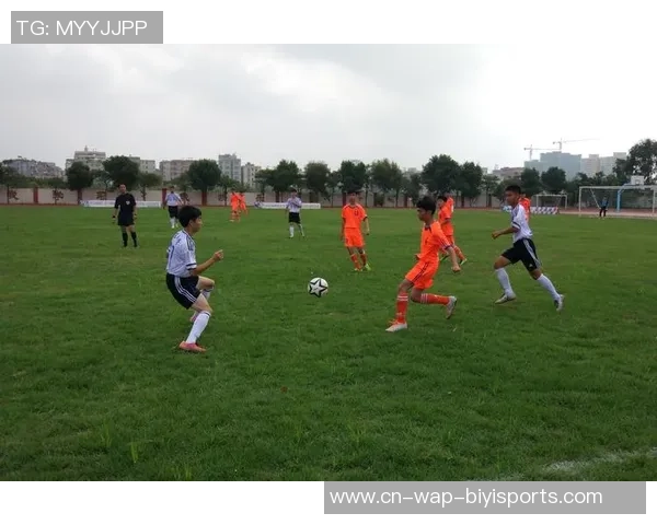 深圳红钻足球队员展现青春风采努力拼搏追逐梦想的故事